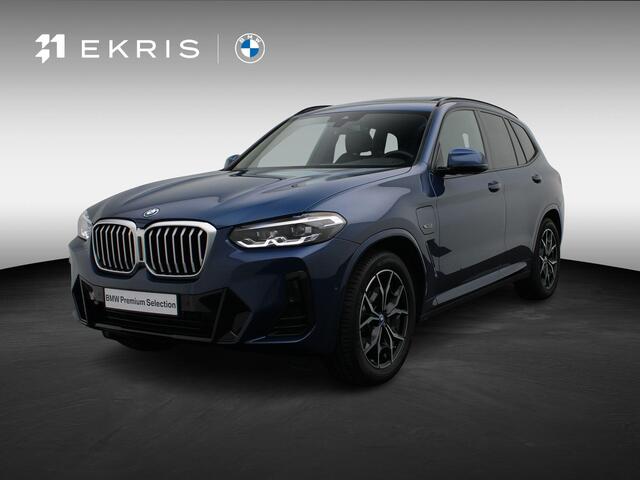 BMW X3 30e M Sportpakket | Trekhaak | Panoramadak | Driving Assistant | 19''