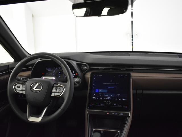 Lexus LBX
