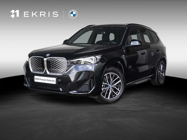 BMW iX1 0 | M Sportpakket | Innovation Pack | Comfort Access | Panoramadak | Stoelverwarming | Head-Up Display | 18''