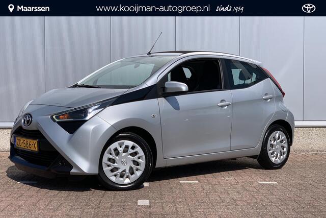 Toyota Aygo play x-shift | Cabrio | Automaat | Camera | Airco | Navigatie