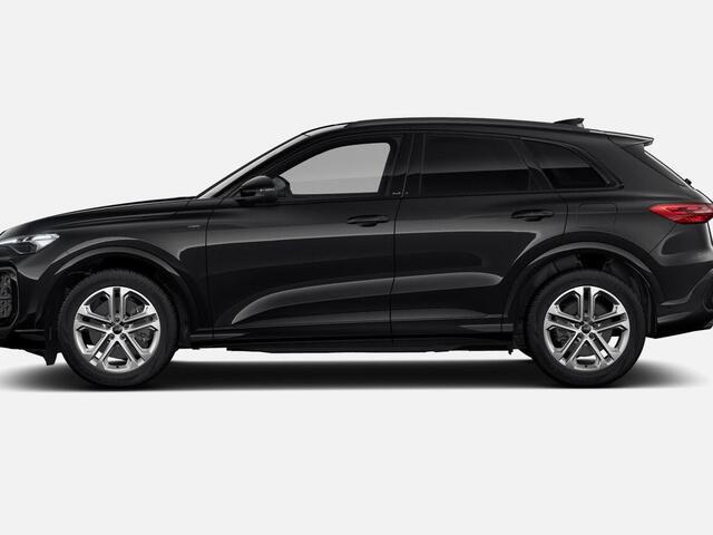 Audi Q5 I e-hybrid quattro S edition 299 PK · Tech plus · Glazen panoramadak · Trekhaak elek. wegklapbaar