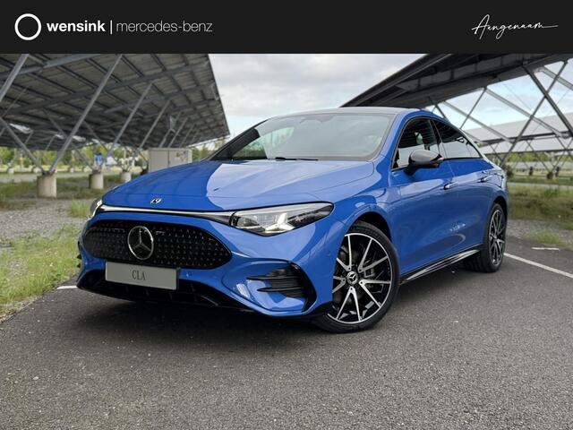 Mercedes-Benz CLA-Klasse kWh | Night | Panoramadak | Trekhaak | Stoelverwarming | DISTRONIC | Achteruitrijcamera | Dodehoekassistent |