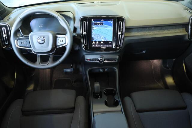 Volvo EX40
