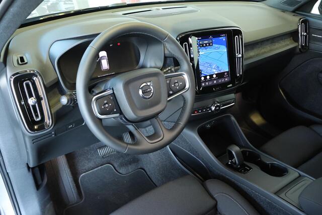 Volvo EX40
