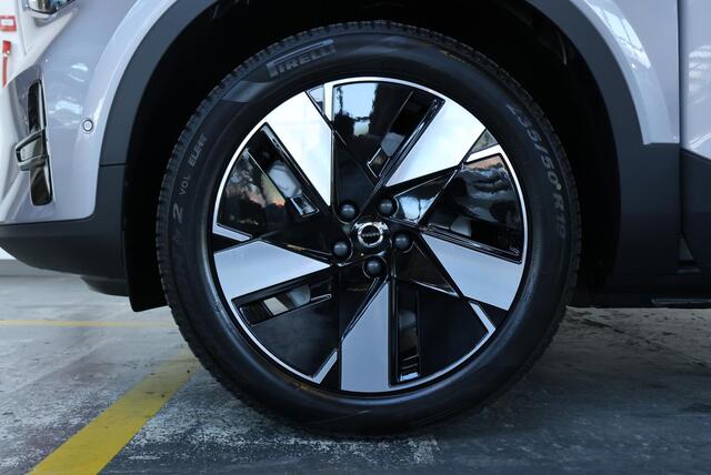Volvo EX40