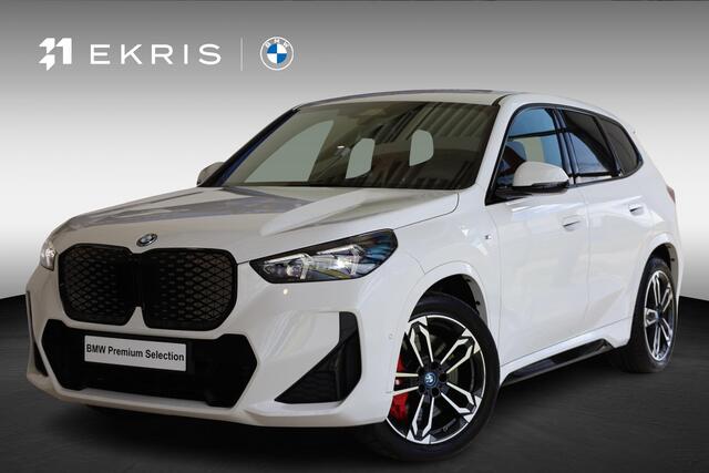 BMW iX1 0 | M Sportpakket Pro | Achteruitrijcamera | Adaptief Onderstel