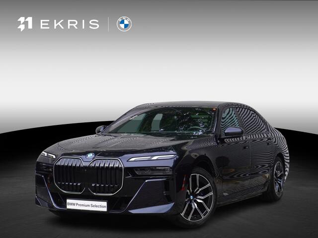 BMW i7 50 M Sportpakket Pro | Integral Active Steering | Glazen panoramadak Sky Lounge | Driving Assistant Professional | Bowers & Wilkins Diamond Surround Sound Systeem | Parking Assistant Professional