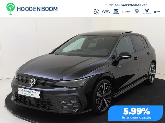 Volkswagen Golf | SoH 95% | Panoramadak | Head-up display | Black style | 360 camera | Stoel- en stuurwielverwarming | Dodehoek detectie | Parkeerassistent |
