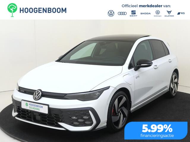 Volkswagen Golf | SoH 99% | Panoramadak | Leder pakket 'Vienna' | Trekhaak | Head-up display | Black style | Stoelventilatie voor | Adaptieve demping |