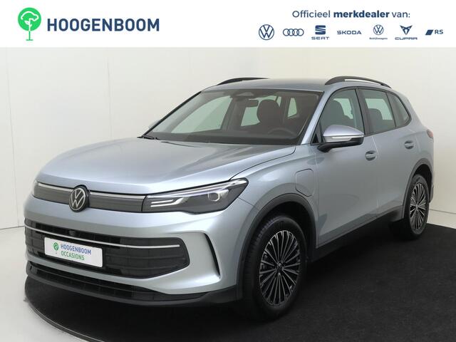 Volkswagen Tiguan Edition | SoH 98% | Trekhaak | Adaptieve demping | Parkeerassistent | 360 camera | Adaptieve cruise control | Dodehoek detectie | Navigatie |