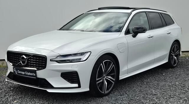 Volvo V60 charge AWD R-Design Head Up - Stoelventilatie voor - Luxe lederen bekleding - Panorama Dak - 2000 KG Trekgewicht - Harman Kardon Sound Systeem - Camera achter -  Lighting Pack - Privacy glass - 19 Licht metaal - Elektrisch bedienbare voorstoelen