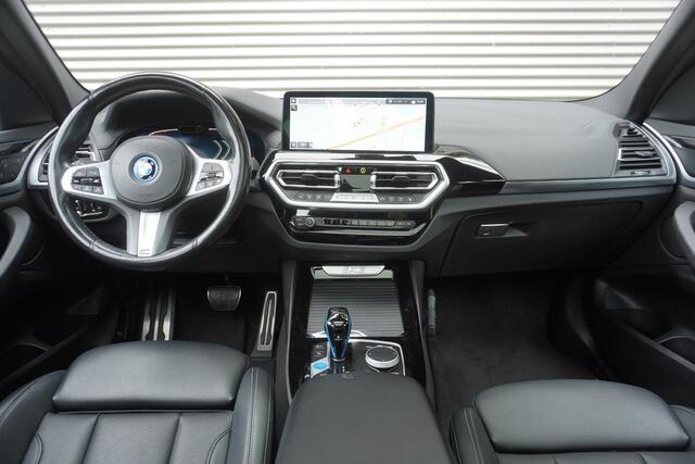 BMW X3 iving Assistant Professional | Achteruitrijcamera | panoramadak | Alarmsysteem klasse 3 | Parking Pack