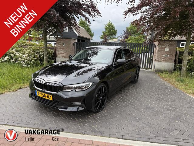 BMW 3 Serie ss Edition Plus | Sportstoelen | Sfeerverlichting | 19Inch | Dealer onderhouden | Camera |
