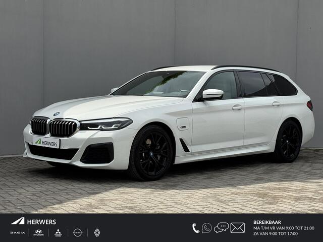 BMW 5 Serie e High Executive M-SPORT INDIVIDUAL / Dealer Onderhouden / Harman Kardon / 1.700 kg Trekgewicht / Elektrische Verstelbare Stoelen / Stoelverwarming / Parkeersensoren Voor en Achter / Elek. Achterklep / Navigatie /
