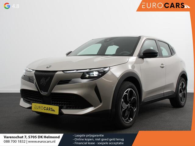 Alfa Romeo Junior t 156PK Navigatie by Apple Carplay en Android Auto Adaptive Cruise Control LMV 18 inch Full Led Matrix Parkeer sensoren Climate Control