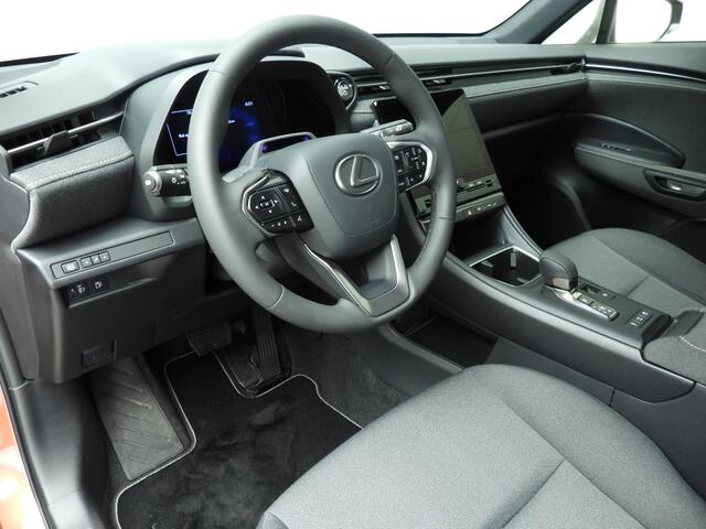 Lexus LBX