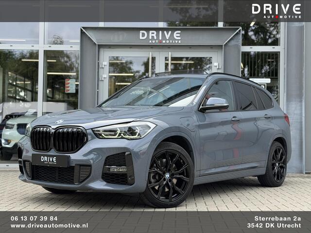 BMW X1 25e High Ex. M-Sport |Pano|ACC|HUD|Memory|Cam|Trekhaak|Sfeer|19"
