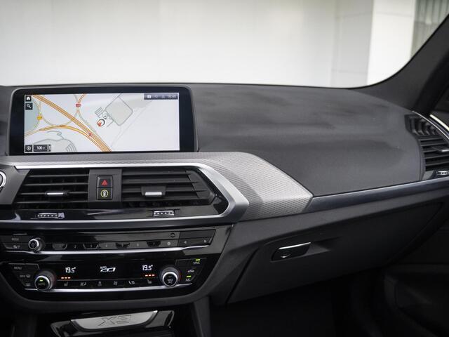 BMW X3 30i | M Sport | Innovationpakket | Comfort Access | Achteruitrijcamera | Panoramadak | Stoelverwarming | Head-Up Display | 20''