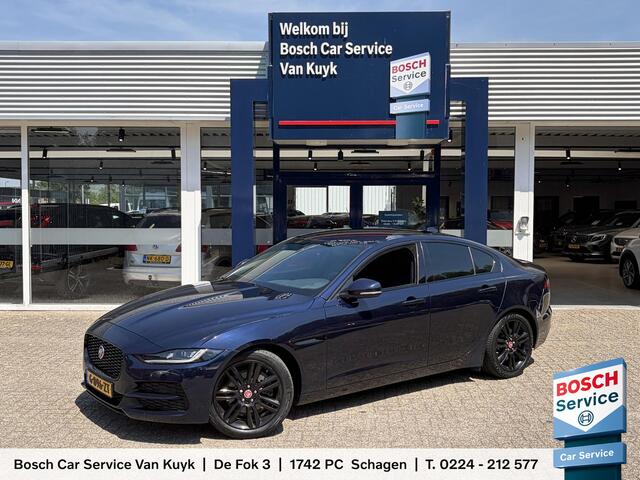 Jaguar XE SE / Automaat / 48.000 KM / NL-Auto / Vol-Leder / Stoelverwarming / Elektr.-Verstelbare Stoelen / Cruise-Control / Climate-Control / Apple-Carplay & Android-Auto / Keyless / LED / DAB Radio-Bluetooth / Navi / PDC V+A / Camera / 18'' LMV / ENZ.