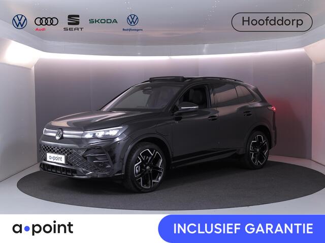 Volkswagen Tiguan e Edition 272 pk Automaat (DSG) | Verlengde garantie | Navigatie | Panoramadak | Trekhaak (wegklapbaar) | Parkeersensoren (Park assist) | Rondomzicht camera| Lederen bekleding | Stoelverwarming v/a | R-Line |