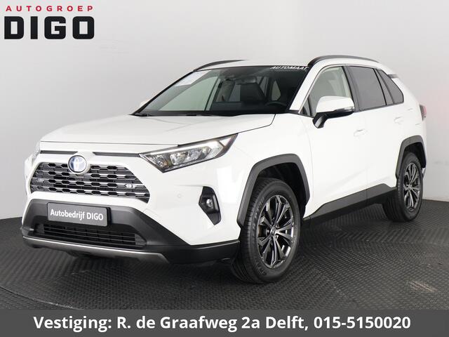 Toyota RAV4 AWD Dynamic Luxury | Trekhaak | Trekgewicht 1650kg | Stuur-/Stoelverwarming | Parkeersensoren Voor & Achter |
