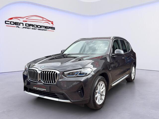 BMW X3 30e High Executive /Apple Carplay/BTW/99% SoH/Vol. Leder/Camera+PDC V+A/Head-up display/Stoelverwarming/Dode-hoek sensoren/3-Zone Climate/Cruise Control/ Elek. achterklep/Elek. trekhaak/(*MET GARANTIE)
