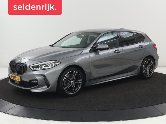 BMW 1 Serie t | Carplay | Sportstoelen | Camera | Half leder | Navigatie | Live Cockpit | Park Assist | Full LED | Climate control | Sfeerverlichting | Cruise control | Bluetooth