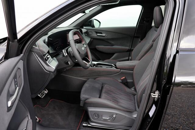 Audi Q3 ybrid S Edition - 272 pk **Pano / Trekhaak / HuD / Sonos / Direct leverbaar