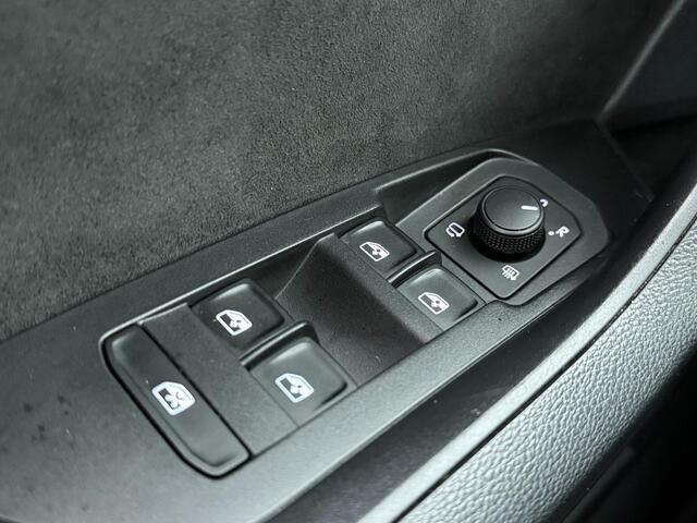 Skoda Kodiaq tline Business 7p. | 150 PK | Automaat | Adaptive Cruise Control | Panoramadak | Matrix LED koplampen | Derde zitrij |