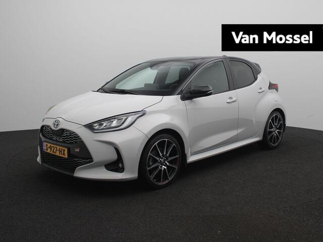 Toyota Yaris R Sport | Apple Carplay/Android | cruise control adaptief | electronic climate control | lederen/microvezel bekleding | LED koplampen | lichtmetalen velgen multi-spaaks 18" |