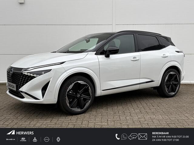 Nissan Qashqai Design / ¤2.500,- Nissan Voorraadvoordeel / Nieuw uit voorraad leverbaar / Panoramadak / Stoel- en Stuurverwarming / Verwarmde Voorruit / Leder/Alcantara Bekleding / Google Maps Navigatie / 360 Graden Camera / 20 Inch Wielen /