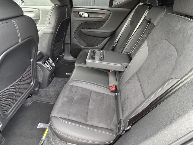 Volvo EX40