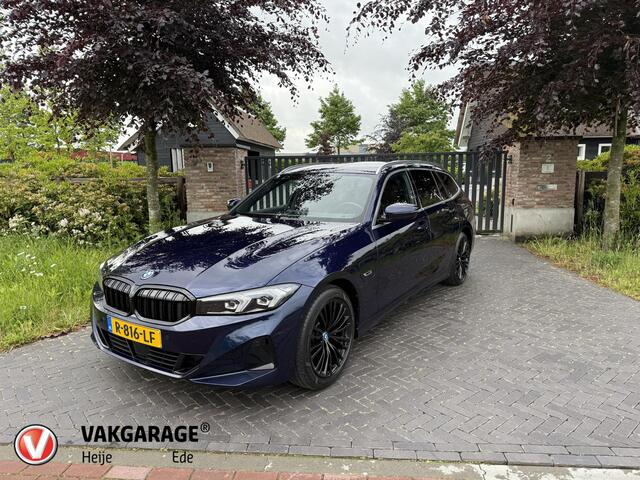 BMW 3 Serie e | Nieuw Model | Camera | Zwarte Hemel | NL-Auto | Cruise control adaptief met Stop&Go |