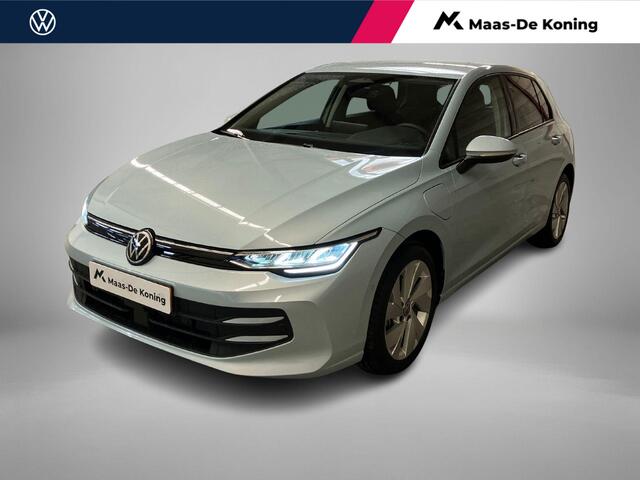 Volkswagen Golf k Life Edition DSG · Apple/Android · Camera + Parkeersensoren · Dodehoeksensor · Stoel- & stuurverwarming · Garantie t/m 26-03-2030 of 100000km