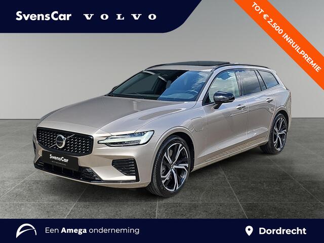 Volvo V60 ug-in hybrid AWD Plus Dark | Panoramadak | Sportstoelen | Pilot Assist | Stoelverwarming |