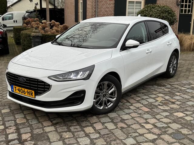 Ford Focus st Hybrid Titanium Navi,ecc,lmv,pdc v en a, led