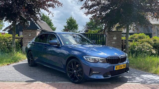 BMW 3 Serie xecutive | 19 Inch | Sfeerverlichting | Sportstoelen | NL-Auto |