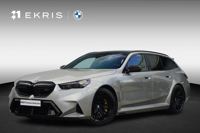 BMW M5 g | M Carbon-keramische remmen | M Driver's Pack | Hemelbekleding Alcantara | Panoramadak | Trekhaak