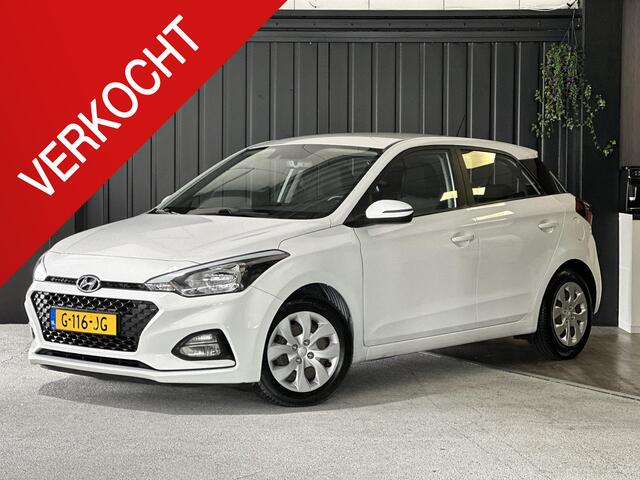 Hyundai I 20 mfort | 1 Eigenaar | Carplay | Achteruitrijcamera | Navigatie | Cruise Control | DAB Ontvanger |