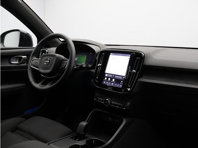 Volvo EX40 or Extended Range Plus 82 kWh / Stoel- + stuurwielverwarming / Harman Kardon Audio / All Season banden / Contrasterend dak / Pilot Assist / Blis