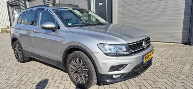 Volkswagen Tiguan rtline Business Automaat | Panorama | Navi | Bluetooth | Van een particulier aangeboden