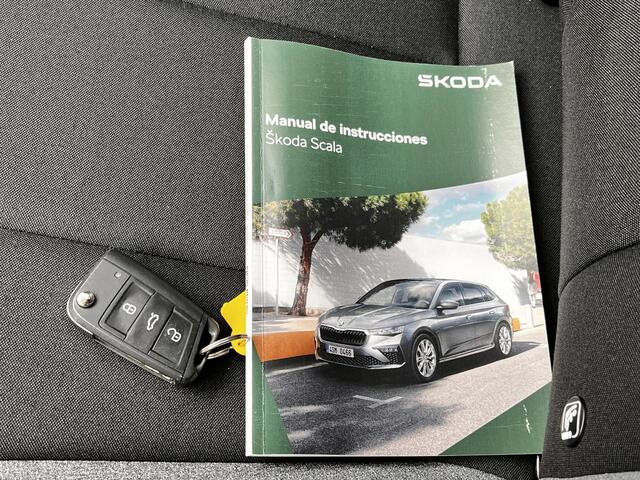 Skoda Scala 7 Selection / Automaat / Fabrieksgarantie tot 06-2027 / Automaat / Adaptieve CC / Camera / Navigatie via Apple Carplay Android / Climate Control / 16" LM wielen /