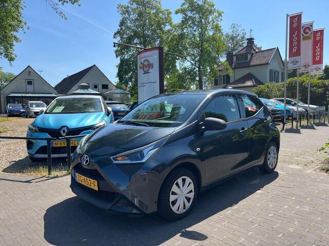 Toyota Aygo FUN 5-DEURS / AIRCO / RADIO / ELEK. RAMEN / LED / BLUETOOTH / METALLIC LAK